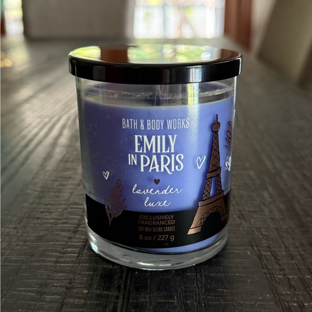 Bath & Body Works limited edition Emily in Paris Lavender Luxe Candle 8oz